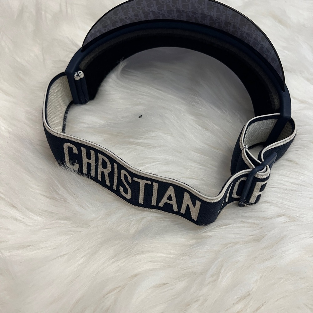 Christian Dior Visor - Picture 3 of 4